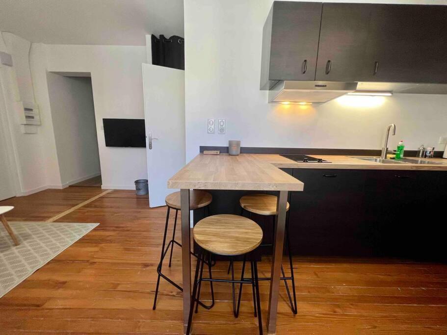 Appartement Climatise 4 Personnes / Centre-Ville Безансон Екстер'єр фото